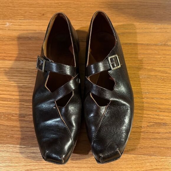 Cydwoq Vintage brown buckle flats - Picture 1 of 5